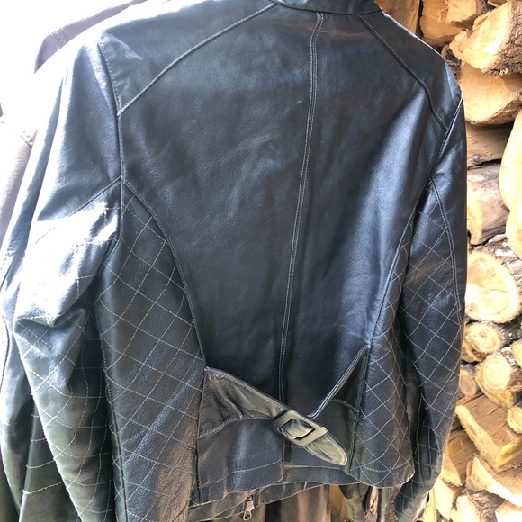 Woman leather jacket - Picture 2 of 2